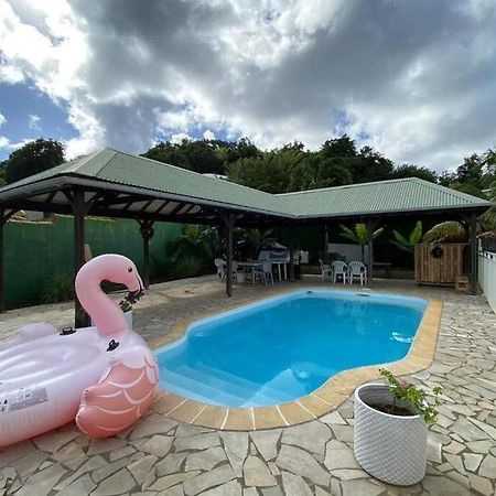 Charmant Appartement Avec Piscine Le Robert Luaran gambar