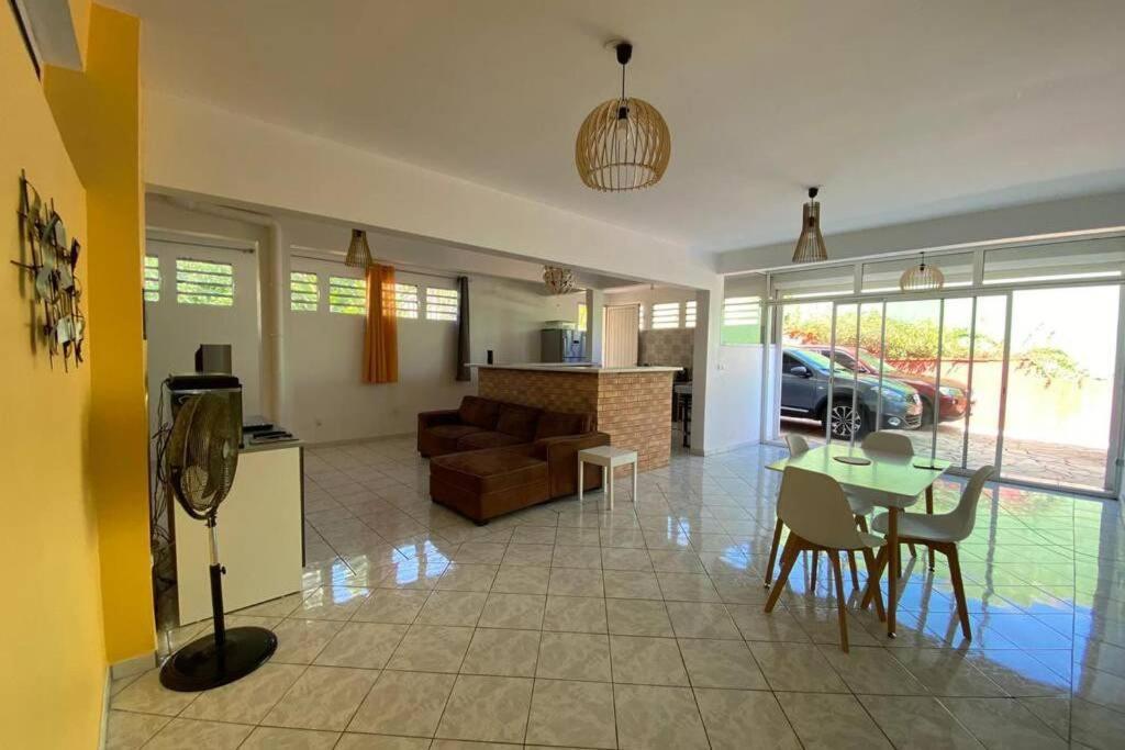 Charmant Appartement Avec Piscine Le Robert Luaran gambar