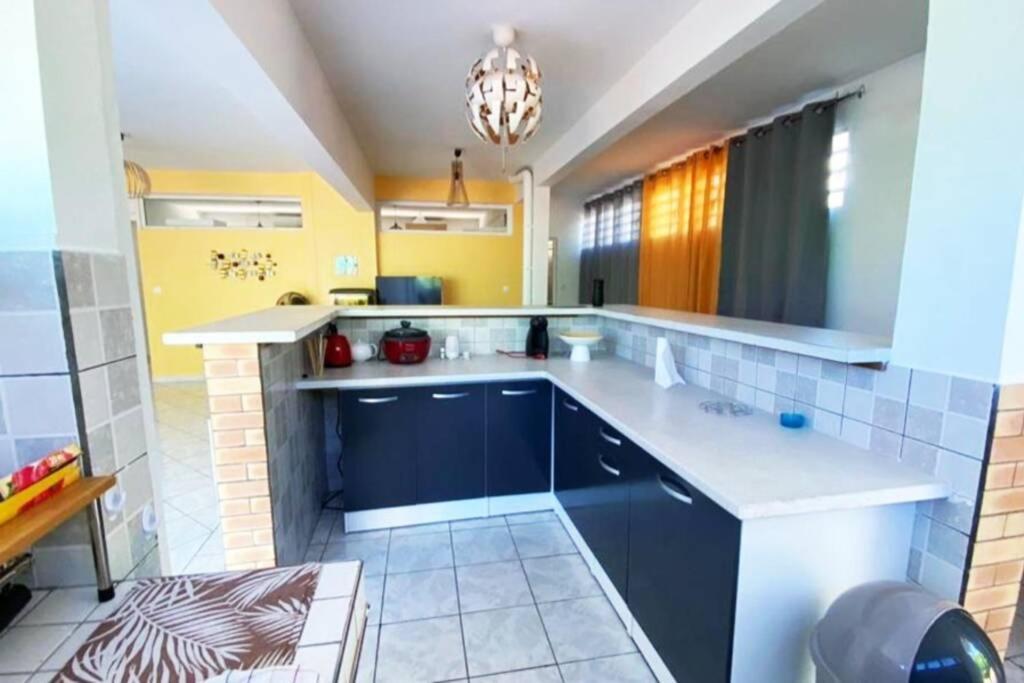 Charmant Appartement Avec Piscine Le Robert Luaran gambar